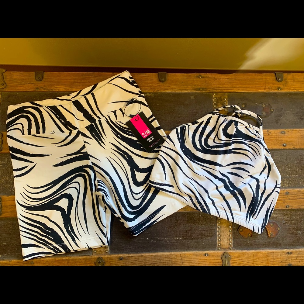 LiCi Fit Untamed shorts & crop set